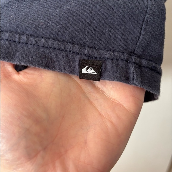 🎉4/30$🎉 Quiksilver Men's Navy T-Shirt☑️ - Picture 3 of 4